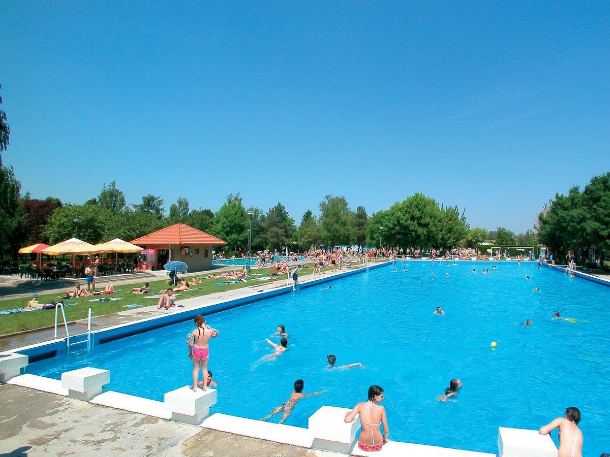Hotel Therma Dunajska Streda Exterior photo